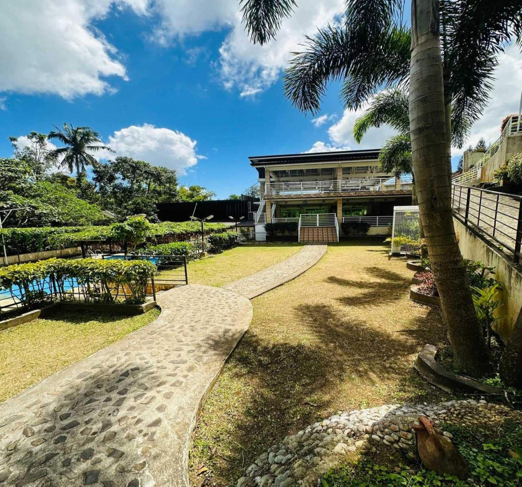 Oyo 1067 Villa Sofia At Silang Tagaytay City Εξωτερικό φωτογραφία
